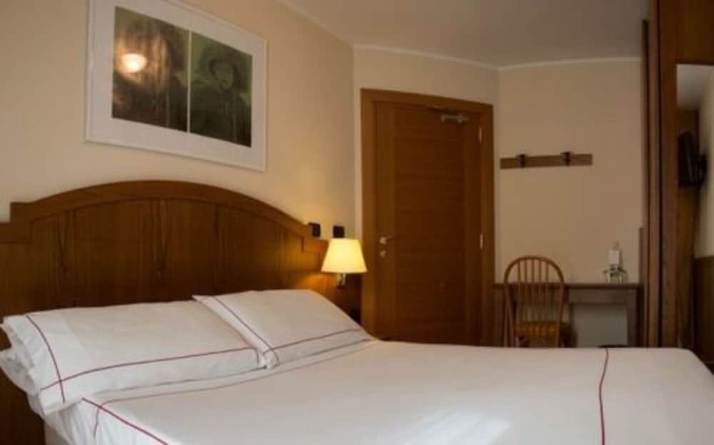 

Cagliari - Courmayeur - Hotel Cresta et Duc