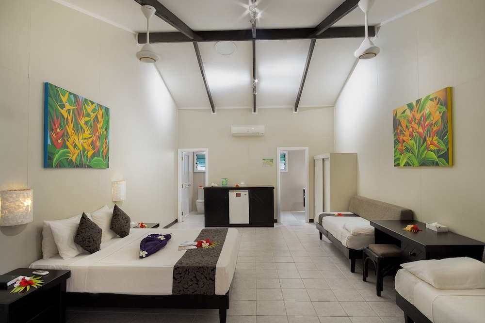

Napoli - Malolo - Plantation Island Resort