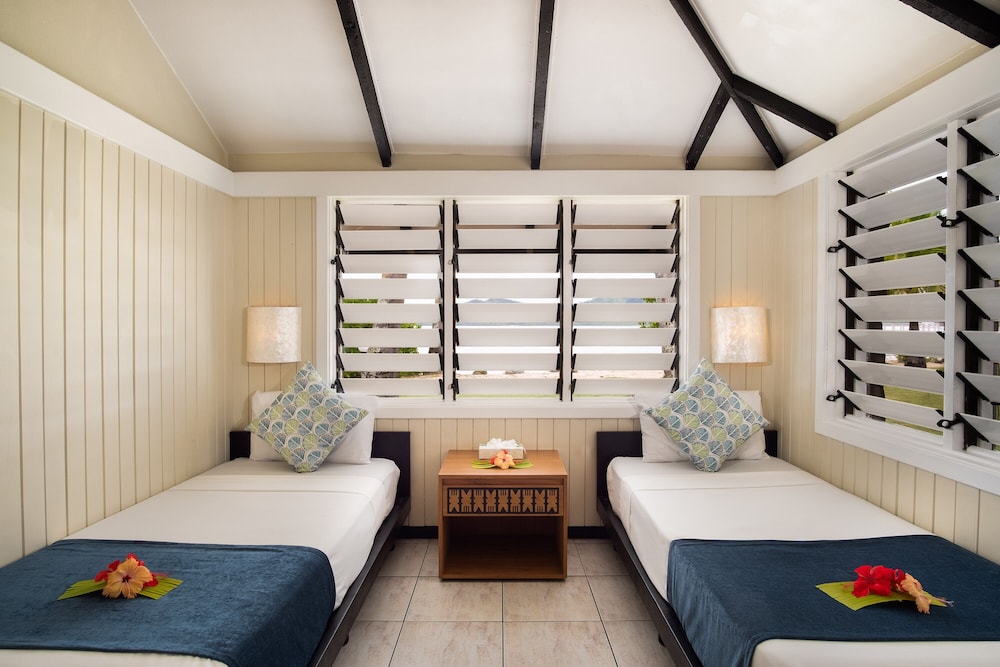

Roma - Malolo - Plantation Island Resort