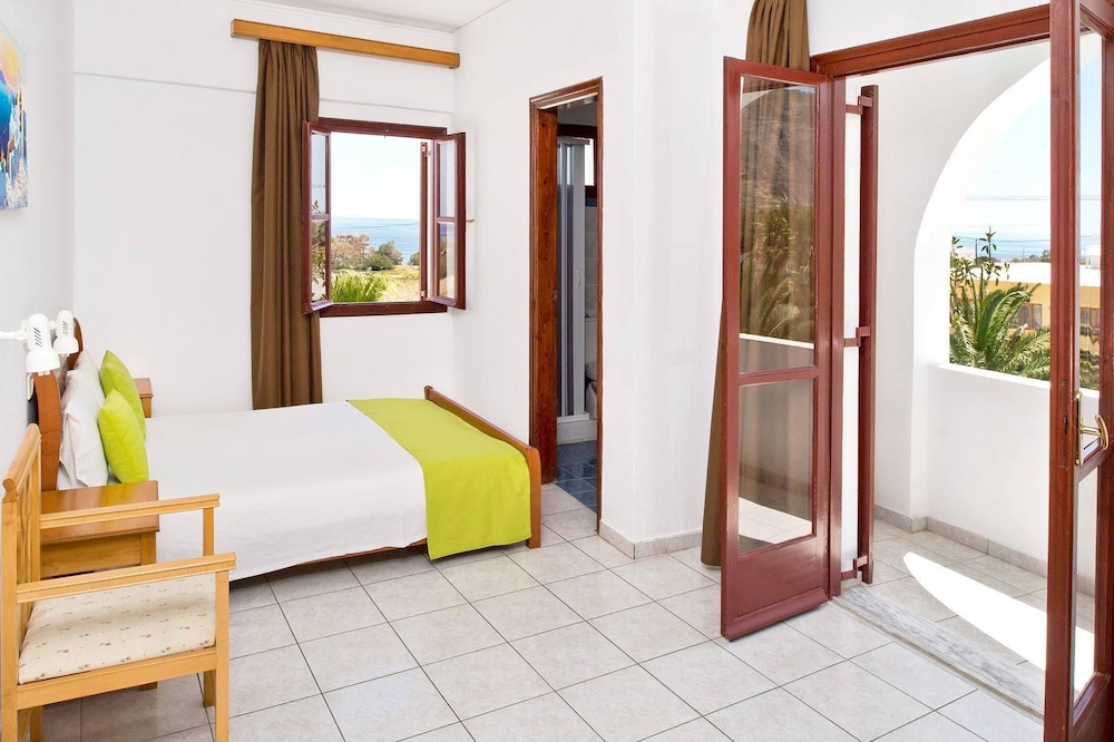 

Palermo - Karterados - Makarios Hotel