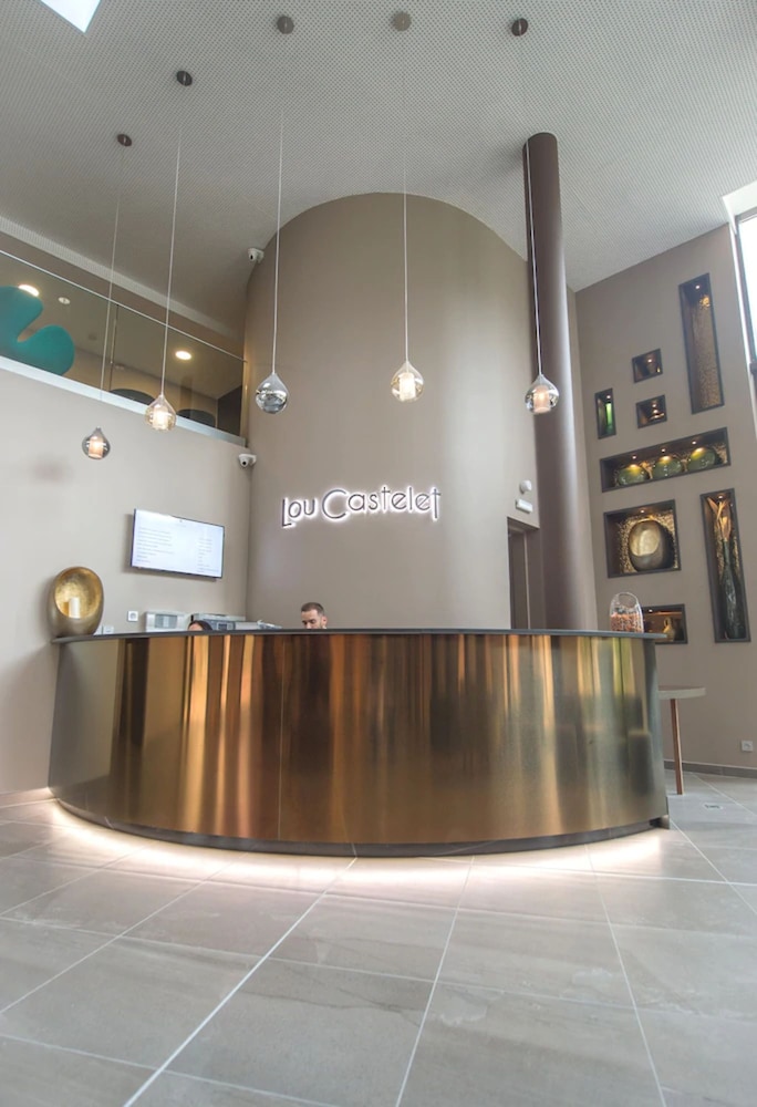 

Roma - Carros - Hotel Lou Castelet