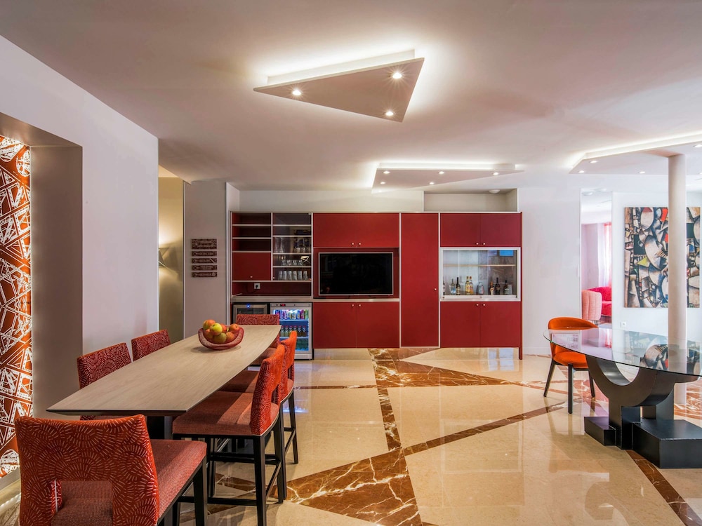 

Bologna - Villeneuve-la-Garenne - Mercure Paris Pont de Levallois Neuilly