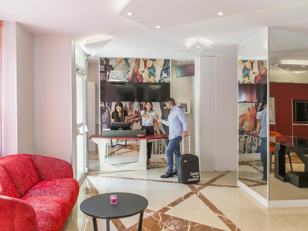 

Roma - Saint-Denis (Ile-de-France) - Mercure Paris Pont de Levallois Neuilly