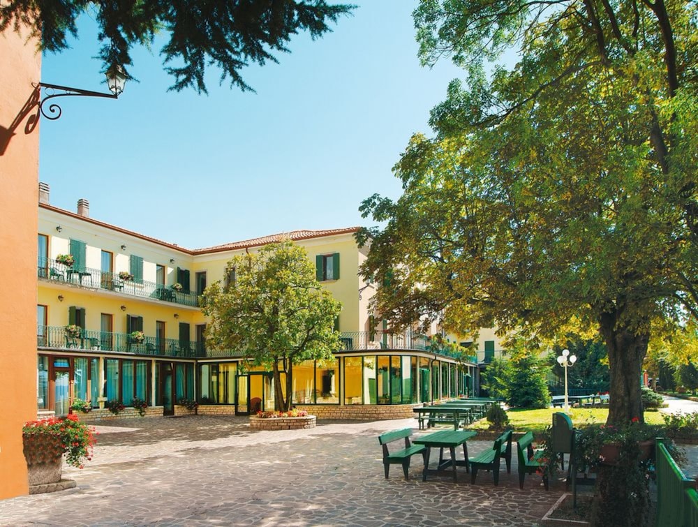 

Napoli - Gargnano - Park Hotel Jolanda