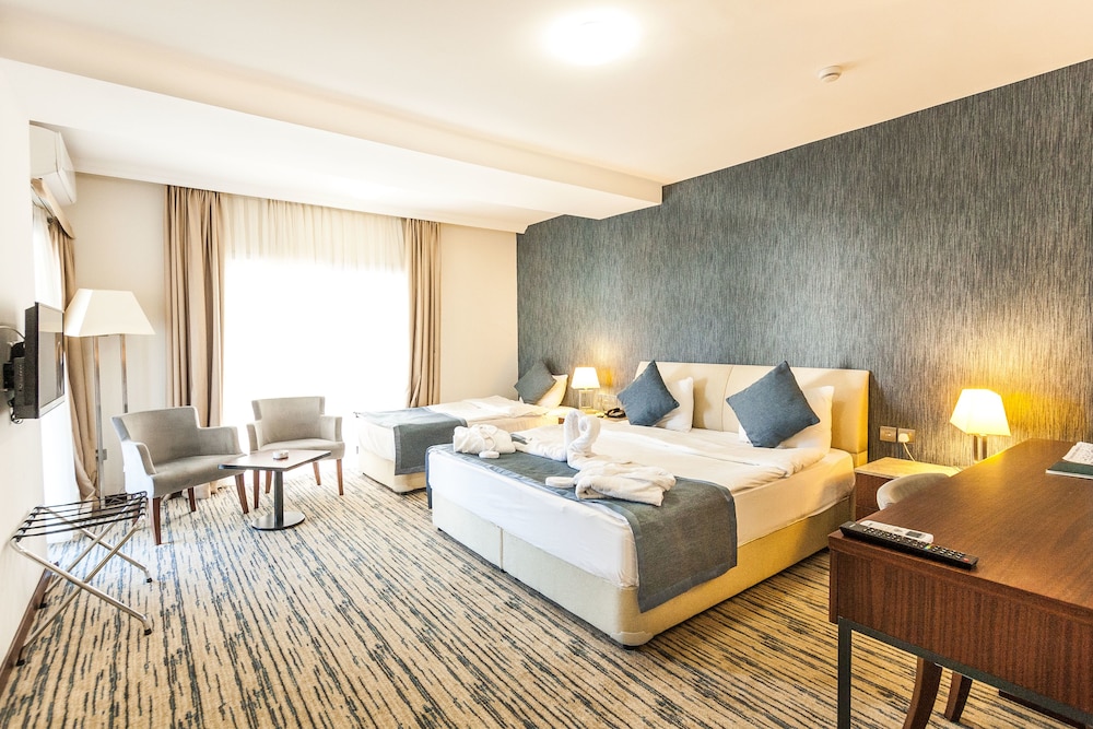 

Milano - Paralimni - Port View Hotel