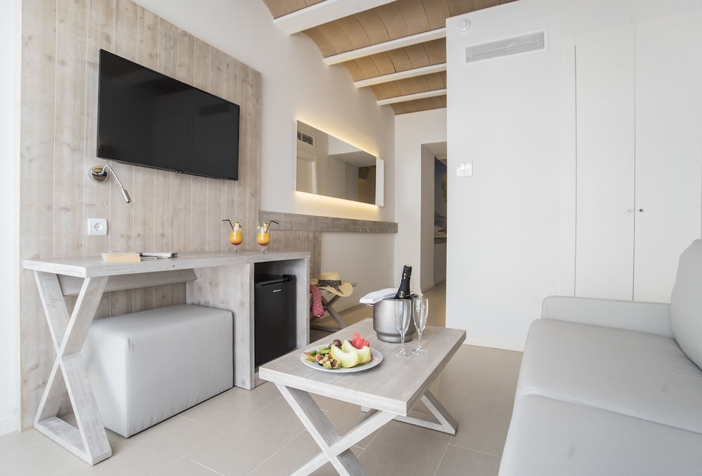 

Napoli - Formentera, Isole Baleari - Hotel Voramar Formentera