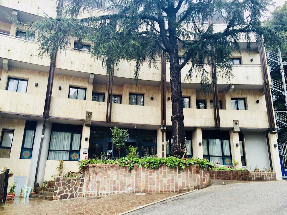 

Milano - Lagonegro - Hotel San Nicola