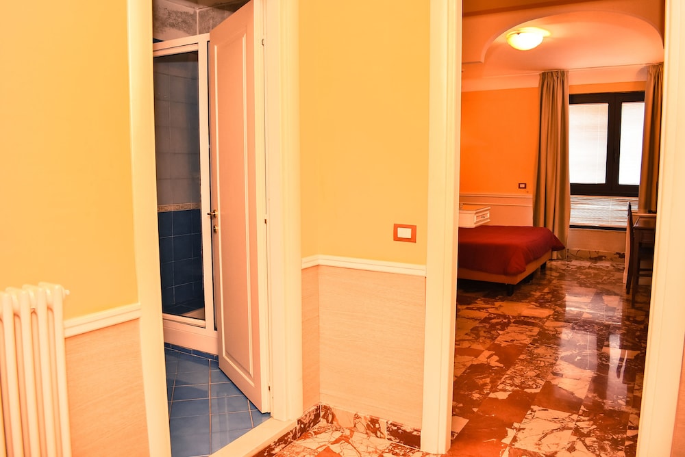 

Milano - Pozzuoli - Hotel Miravalle