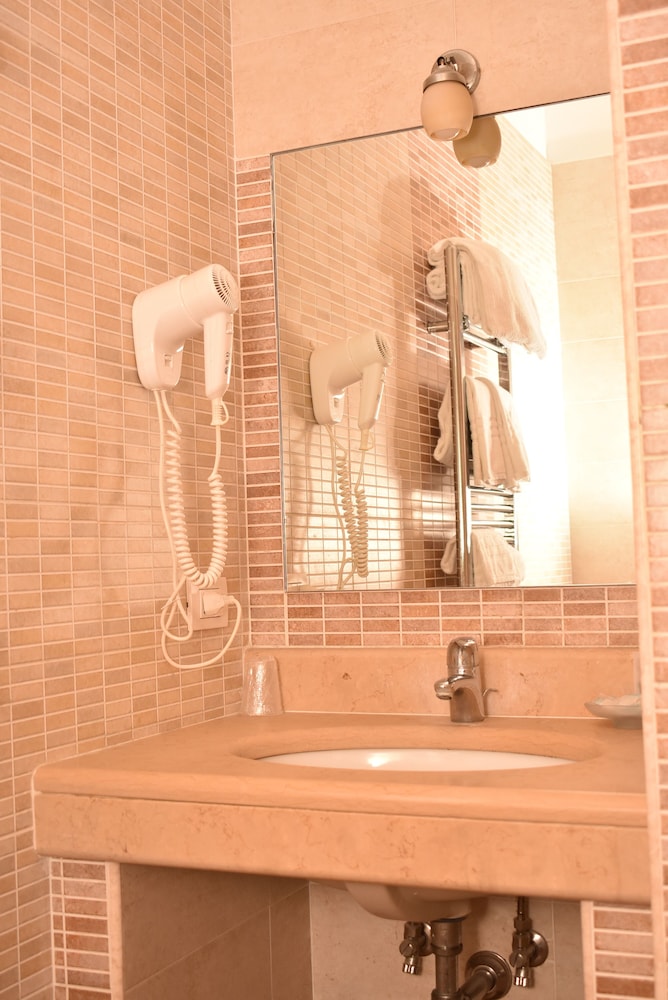 

Milano - Pozzuoli - Hotel Miravalle