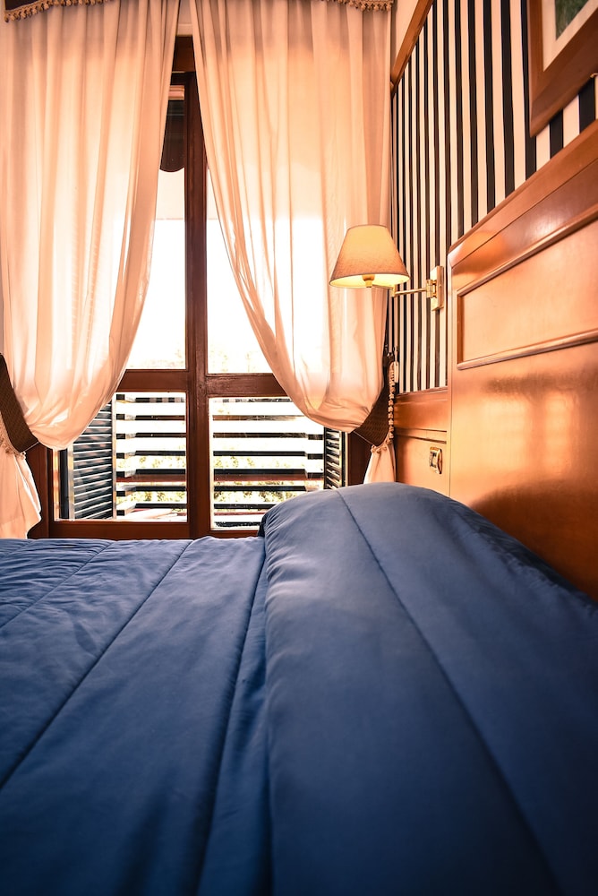 

Milano - Pozzuoli - Hotel Miravalle