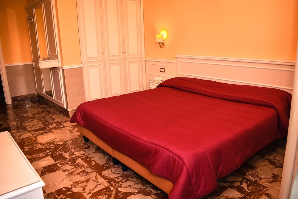

Milano - Pozzuoli - Hotel Miravalle