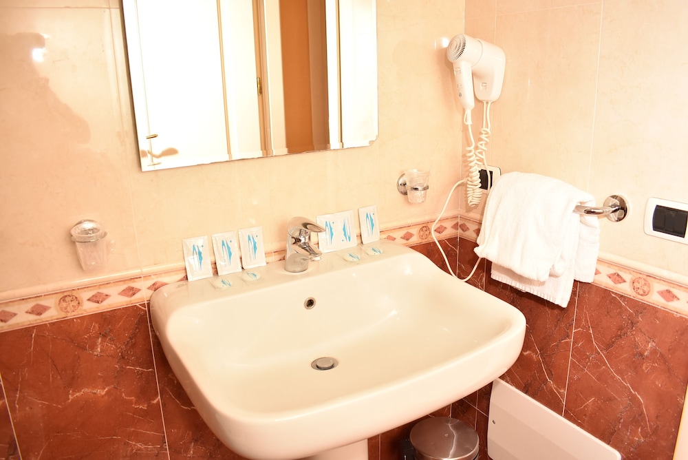 

Milano - Pozzuoli - Hotel Miravalle