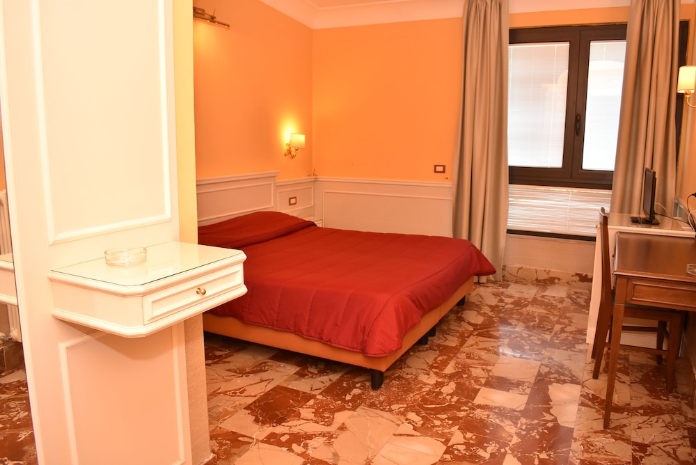 

Milano - Pozzuoli - Hotel Miravalle