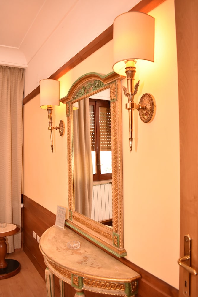 

Milano - Pozzuoli - Hotel Miravalle