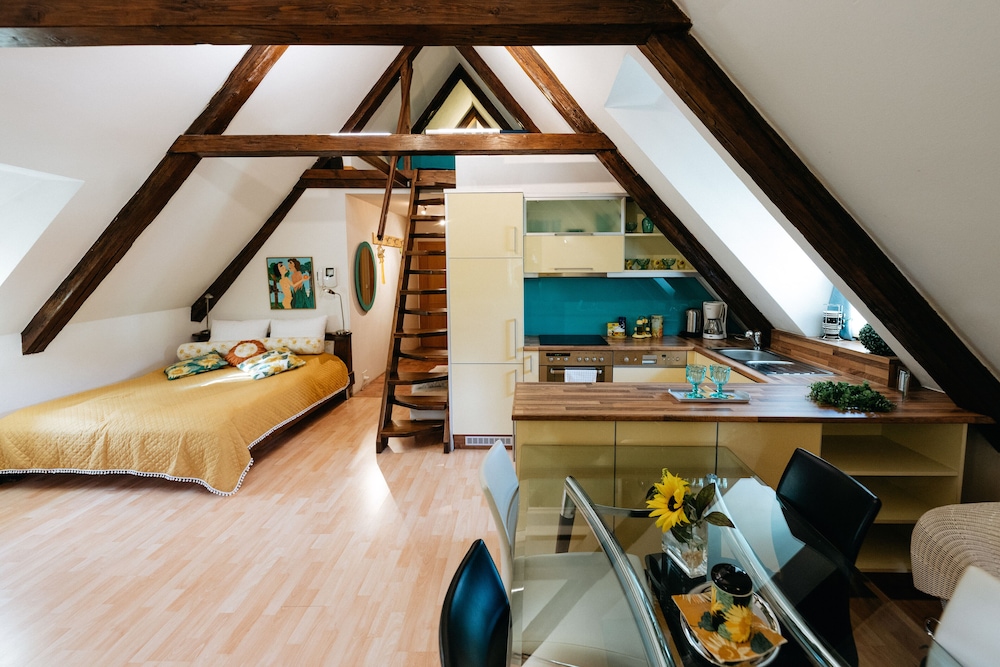 

Milano - Cesky Krumlov - Boutique Hotel Romantick