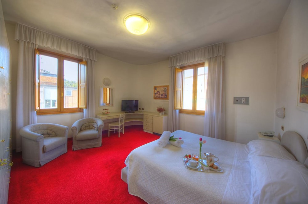 

Roma - Montepulciano - Grand Hotel Milano