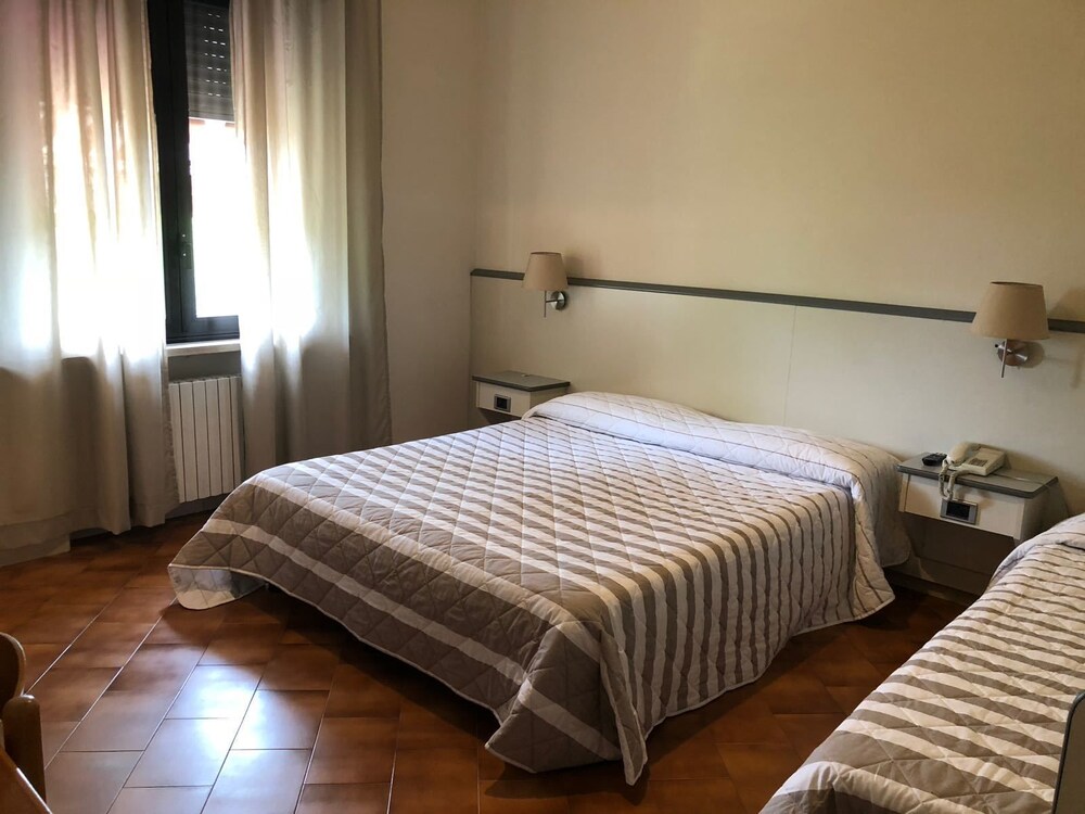 

Catania - Siena - Hotel Ai Tufi