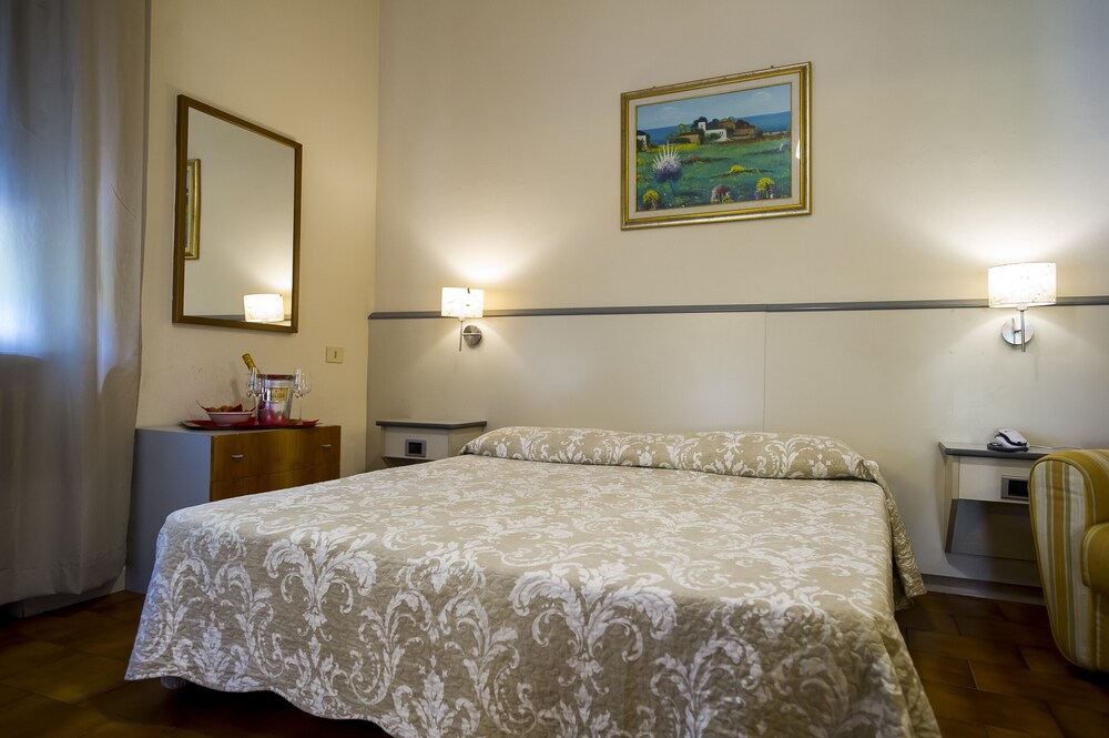 

Bari - Siena - Hotel Ai Tufi