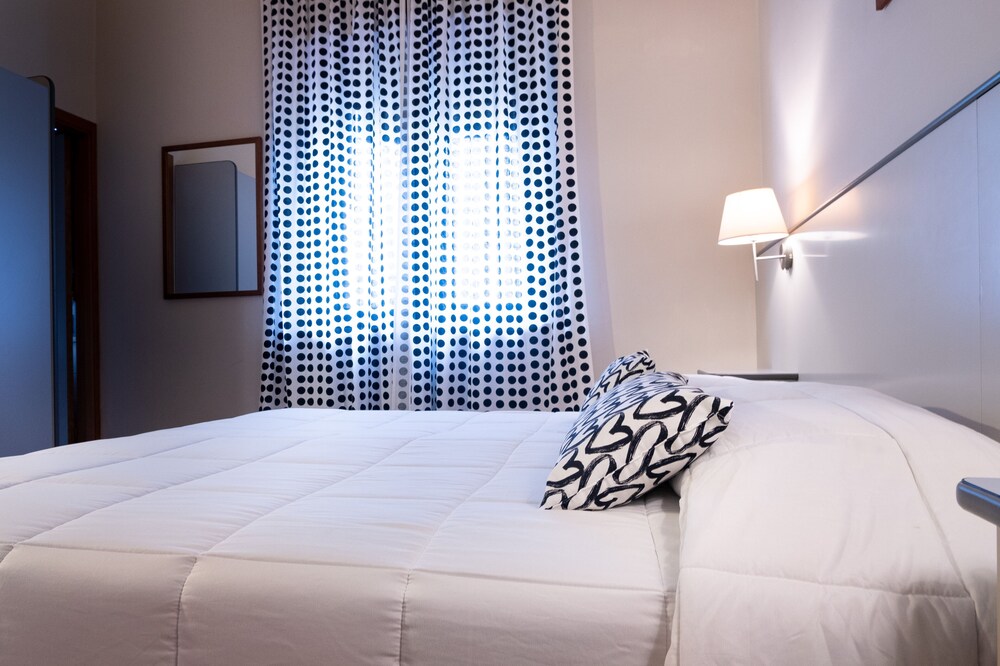 

Bari - Siena - Hotel Ai Tufi