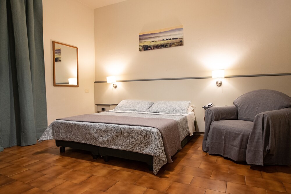 

Catania - Siena - Hotel Ai Tufi