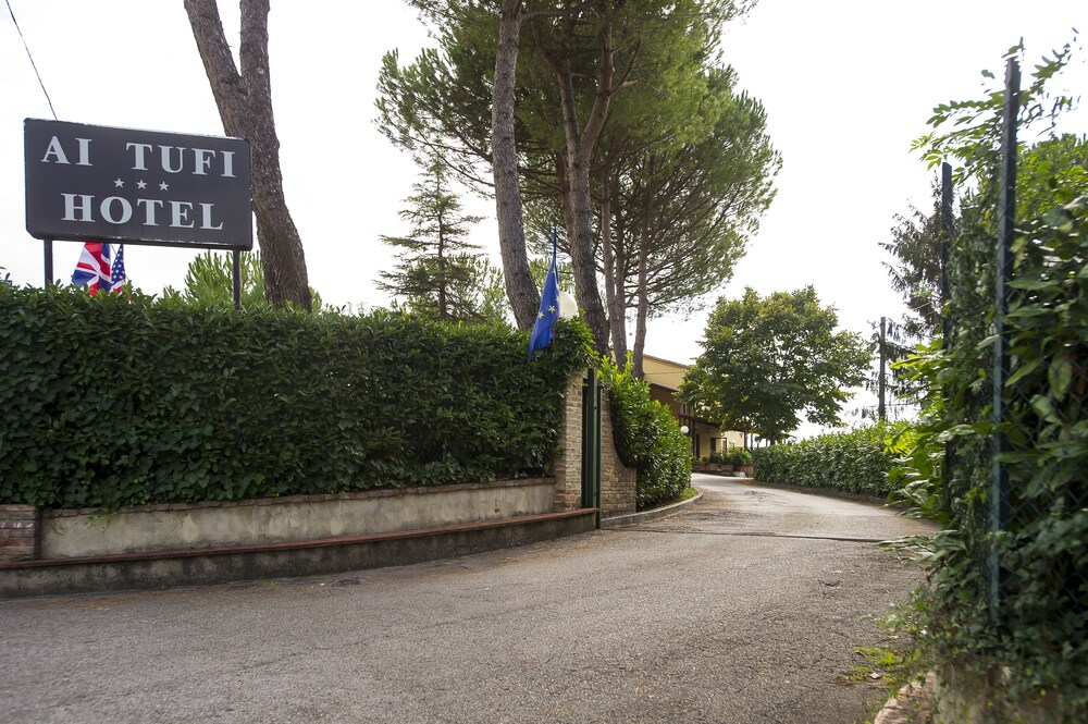 

Milano - Siena - Hotel Ai Tufi