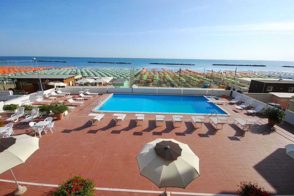 

Catania - Pesaro - Hotel Embassy
