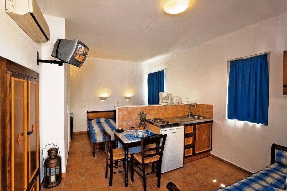 

Roma - Kiotari - Katikies Studios & Apartments