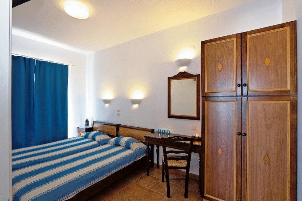 

Roma - Kiotari - Katikies Studios & Apartments