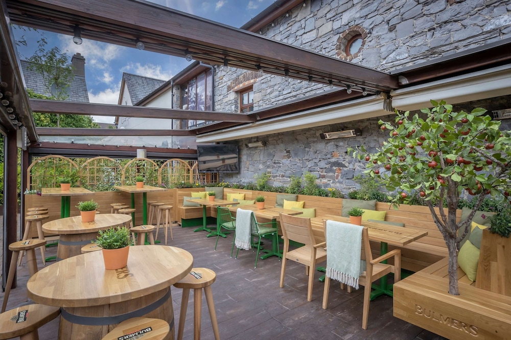 

Roma - Maynooth - Court Yard Hotel