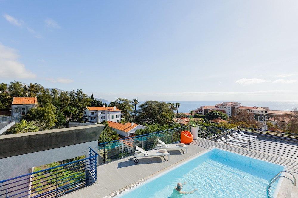 

Bologna - Câmara de Lobos - Terrace Mar Suite Hotel