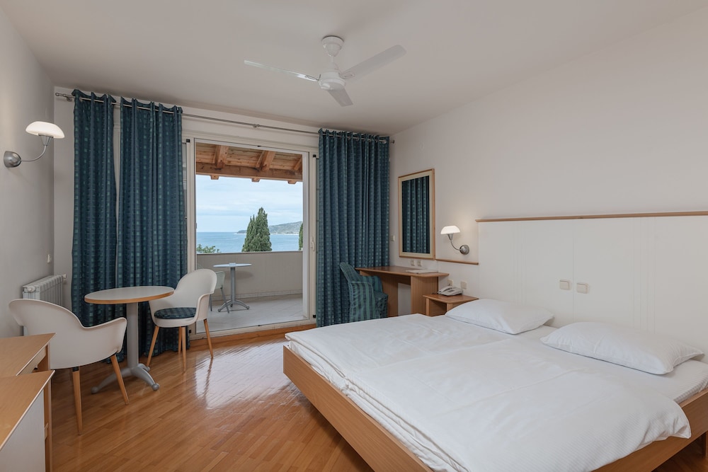 

Bari - Čilipi - Villas Plat
