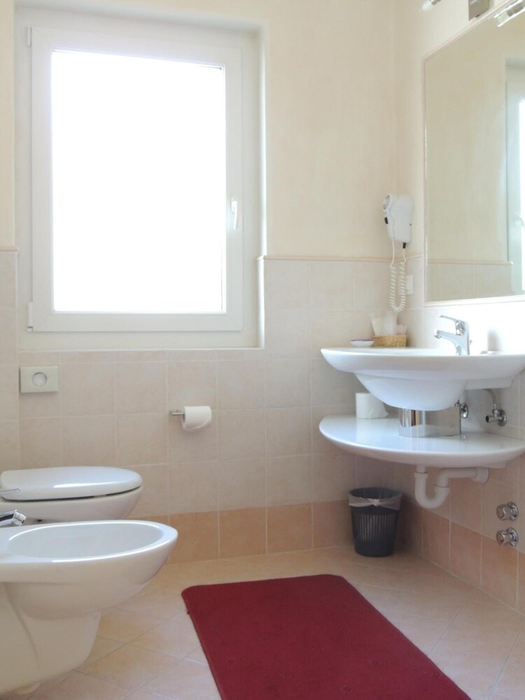 

Napoli - Moena - Liz Hotel & Apartments