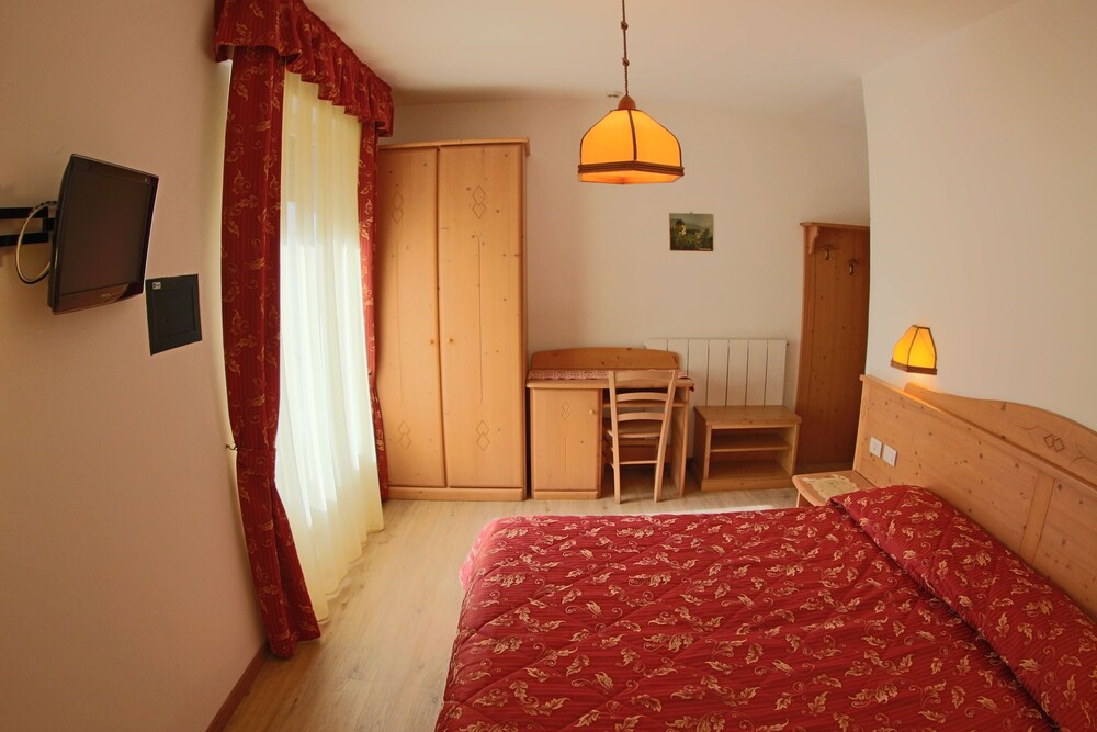 

Milano - Moena - Liz Hotel & Apartments
