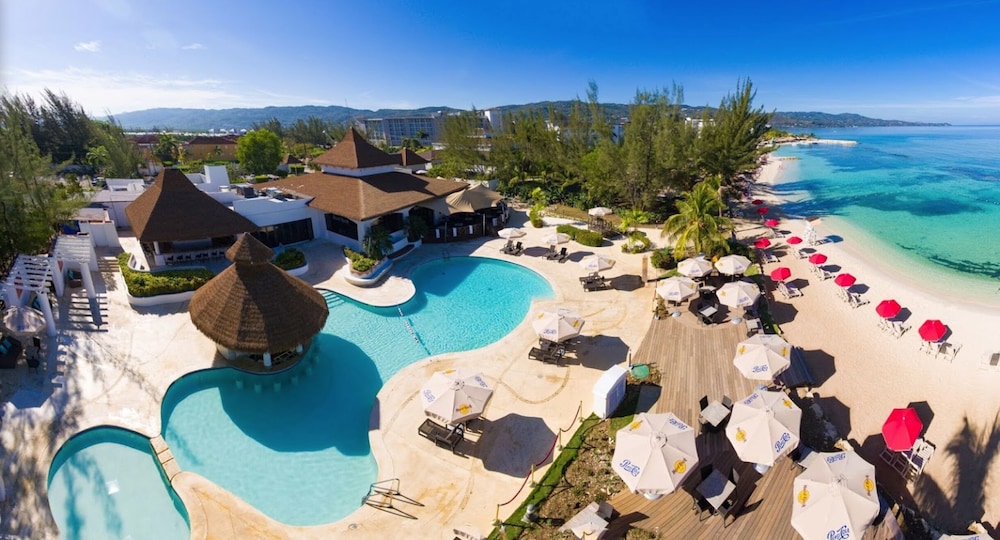 

Milano - Rose Hall - Nianna Luxurious Villa