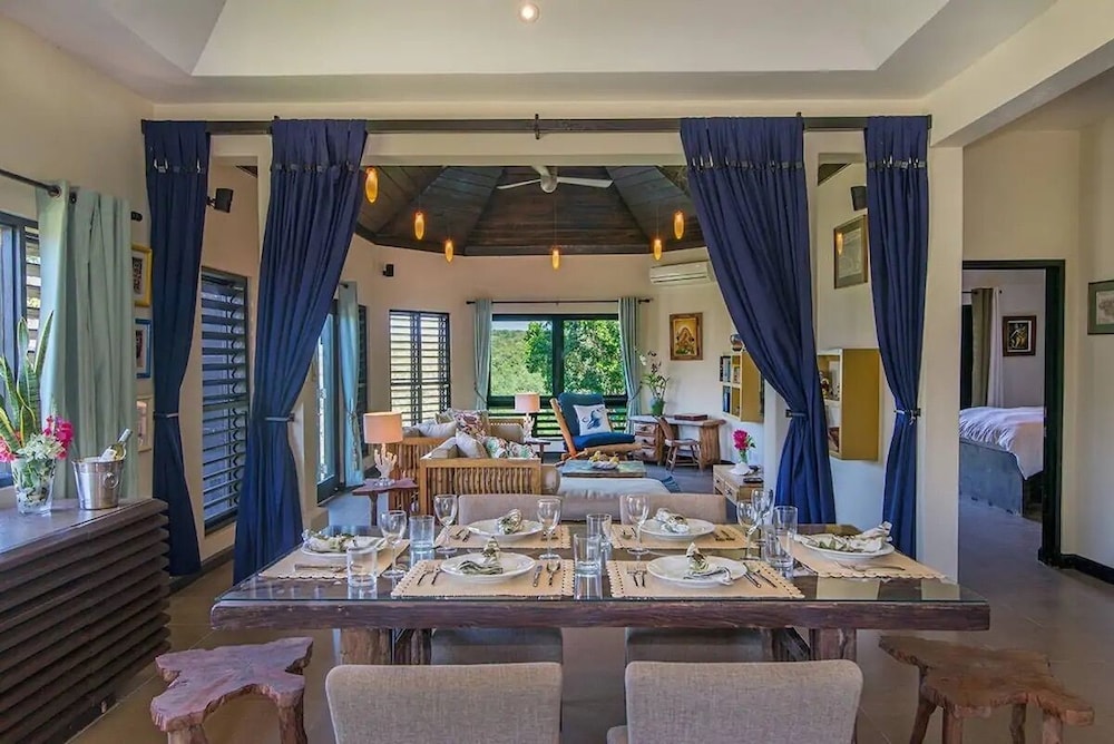 

Milano - Rose Hall - Nianna Luxurious Villa