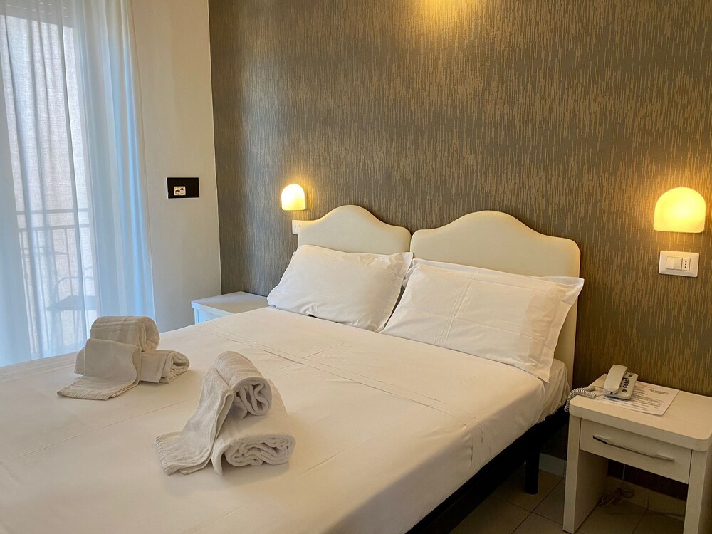 

Milano - Riviera Romagnola, Mare Italia - Hotel Berenice
