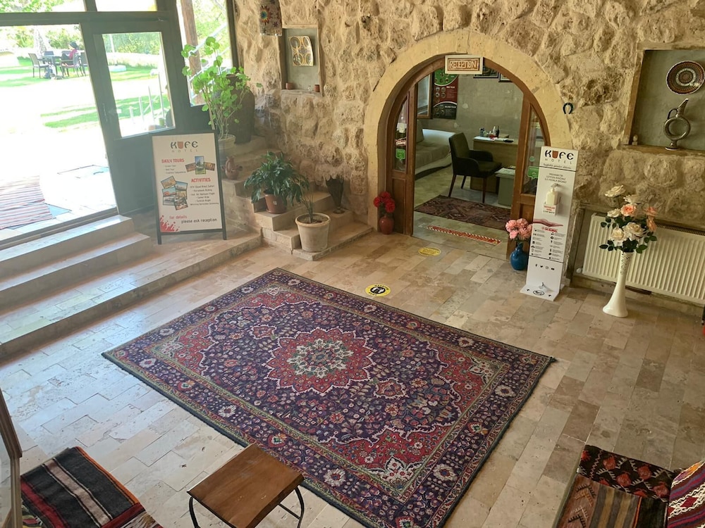 

Napoli - Çavuşin - Kufe Hotel