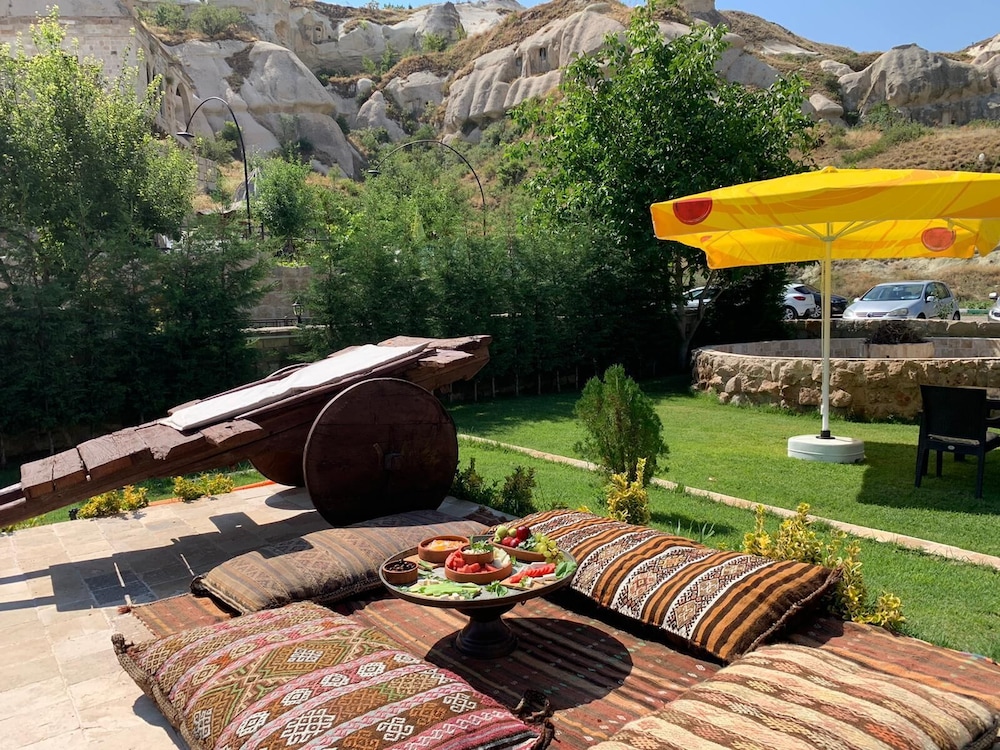 

Catania - Çavuşin - Kufe Hotel