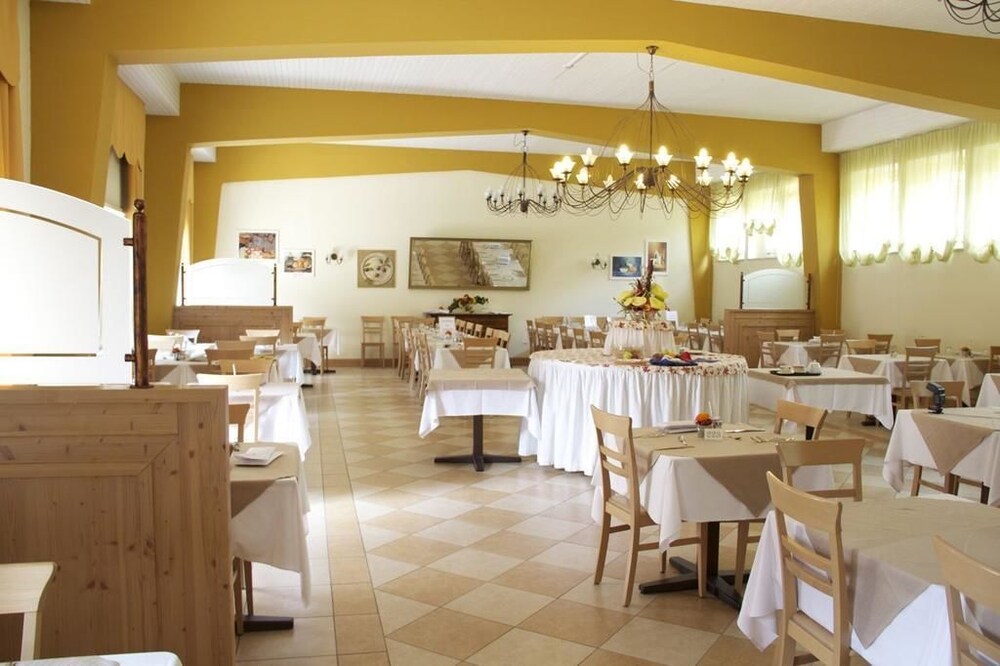 

Napoli - Cavalese - Park Hotel Sacro Cuore