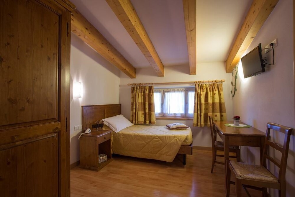 

Napoli - Castello-Molina di Fiemme - Park Hotel Sacro Cuore
