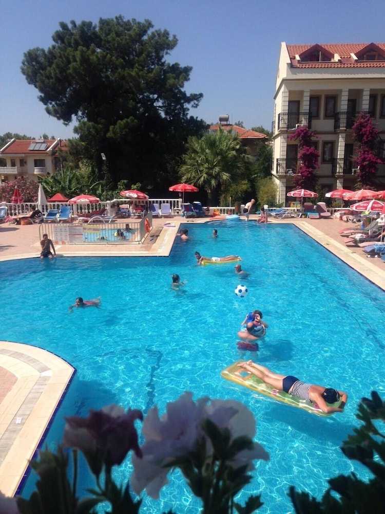 

Bologna - Ovacik - Hotel Leytur