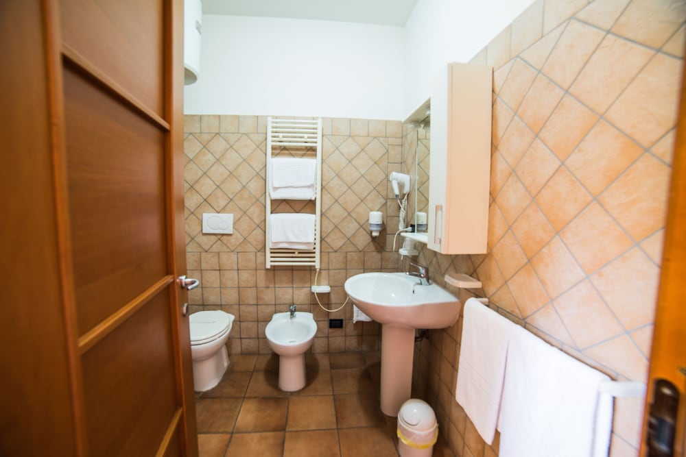 

Catania - Fiumicino - Hotel La Maison Jolie