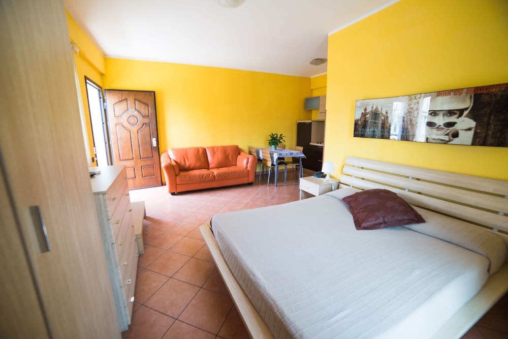 

Catania - Fiumicino - Hotel La Maison Jolie