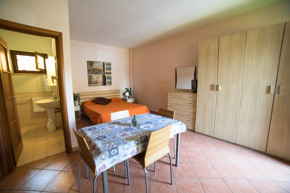 

Catania - Fiumicino - Hotel La Maison Jolie