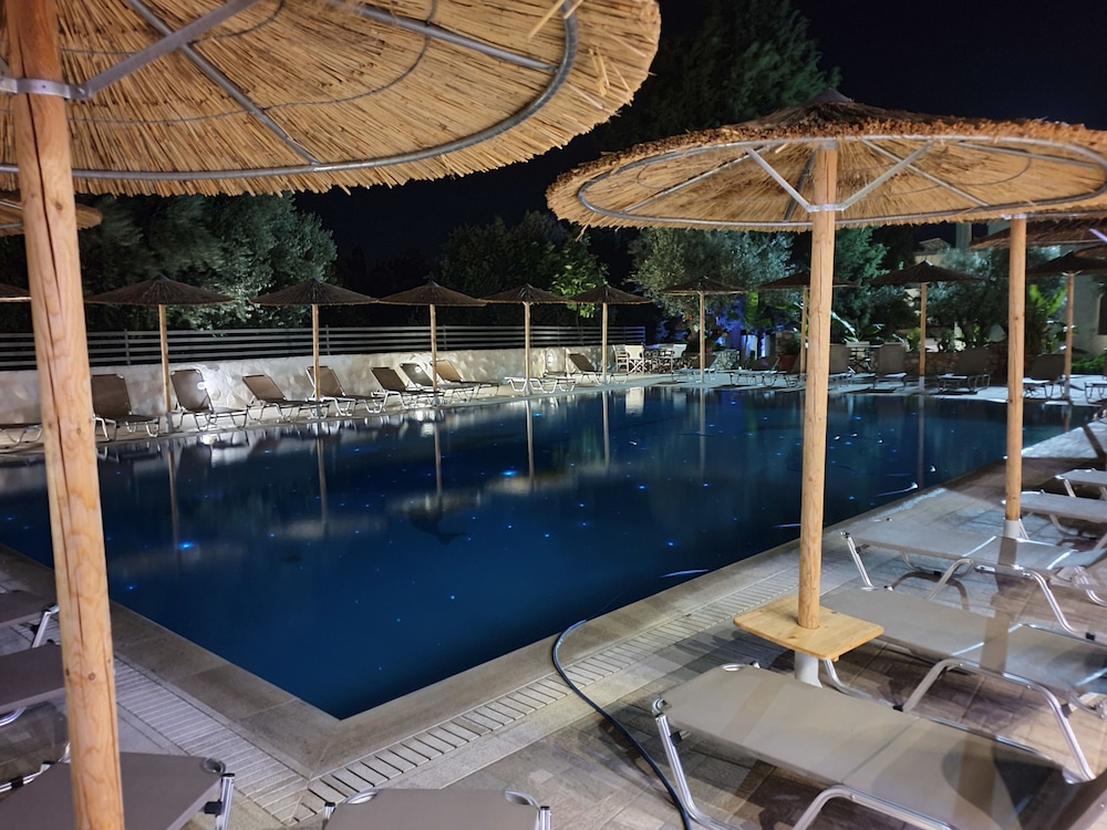 

Bologna - Kolimbia - Saint George Resort