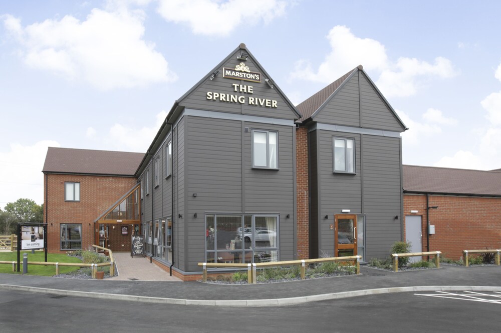 

Milano - Gravesend - Spring River Ebbsfleet by Marston's Inns