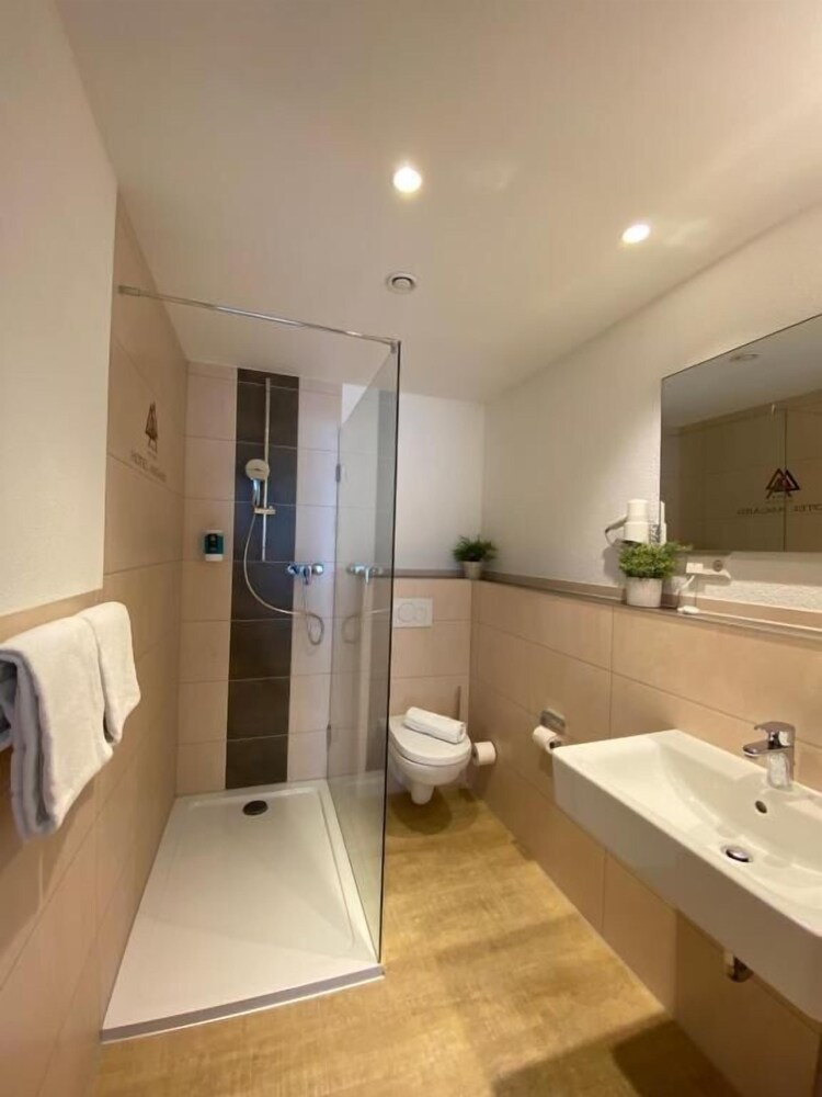 

Napoli - Aystetten - Hotel Asgard