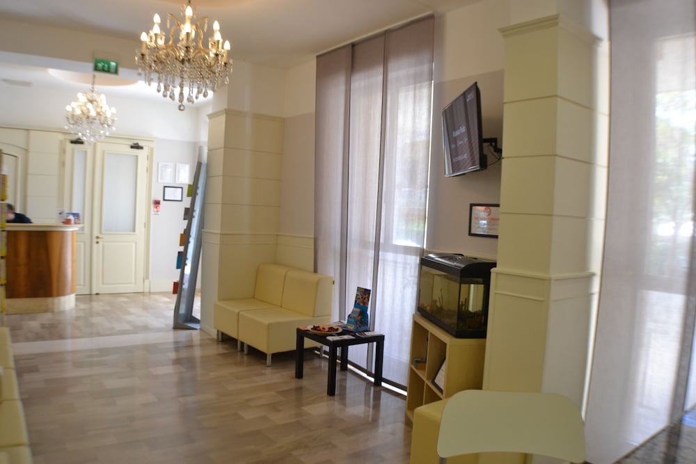 

Milano - Riviera Romagnola, Mare Italia - Hotel Villa Caterina