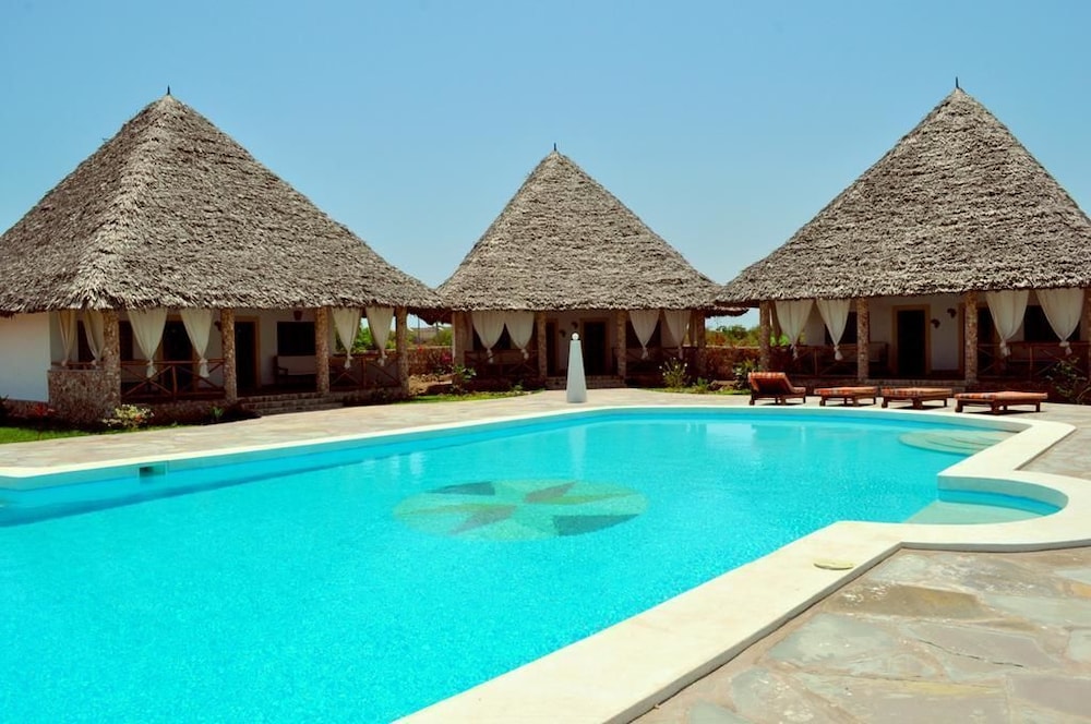 

Bari - Mambrui - Coral Sea Villas