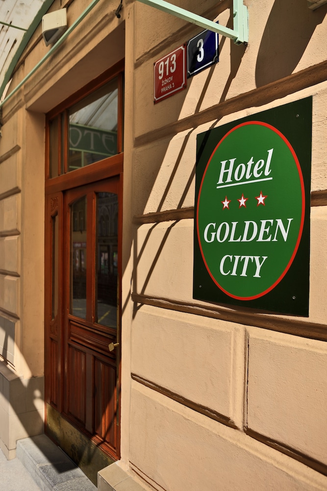 

Lamezia Terme - Praga - Hotel Golden City Garni